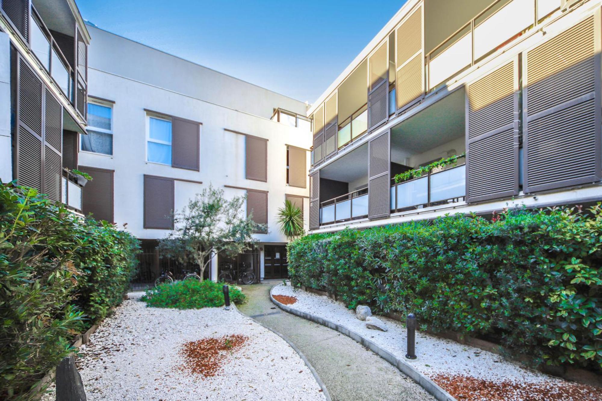 T2 Florescence Proche Montpellier Parking Castelnau-le-Lez Kültér fotó